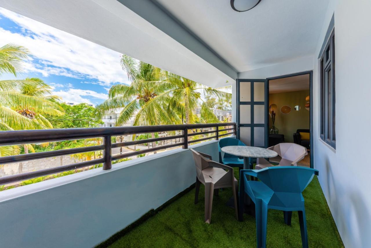 Les Cerisiers Beach Residence, Cosy And Modern 3 Bedroom Apartment Located 50 Metres From The Beach And From All Amenities And Restaurants On The Coastal Road Flic en Flac Exterior foto