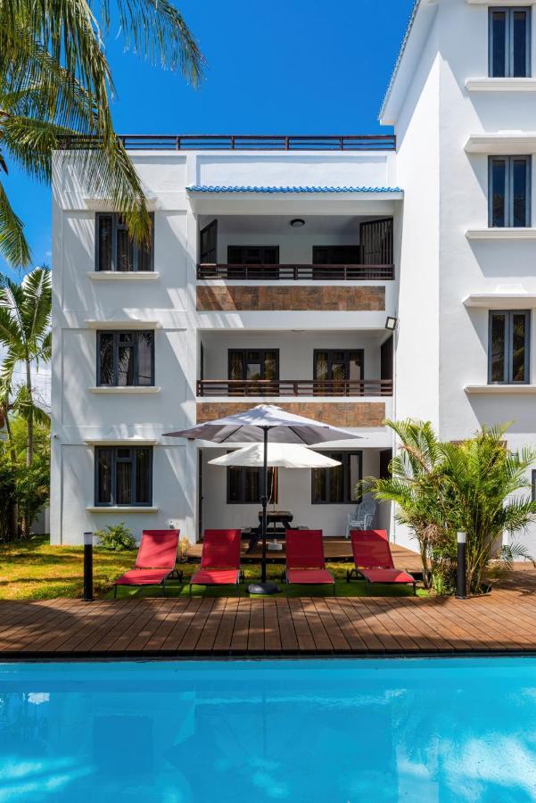 Les Cerisiers Beach Residence, Cosy And Modern 3 Bedroom Apartment Located 50 Metres From The Beach And From All Amenities And Restaurants On The Coastal Road Flic en Flac Exterior foto