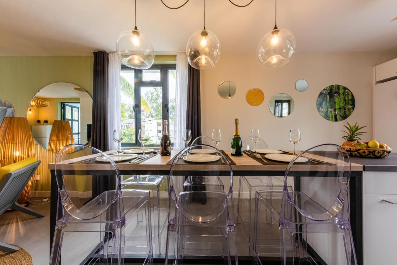 Les Cerisiers Beach Residence, Cosy And Modern 3 Bedroom Apartment Located 50 Metres From The Beach And From All Amenities And Restaurants On The Coastal Road Flic en Flac Exterior foto