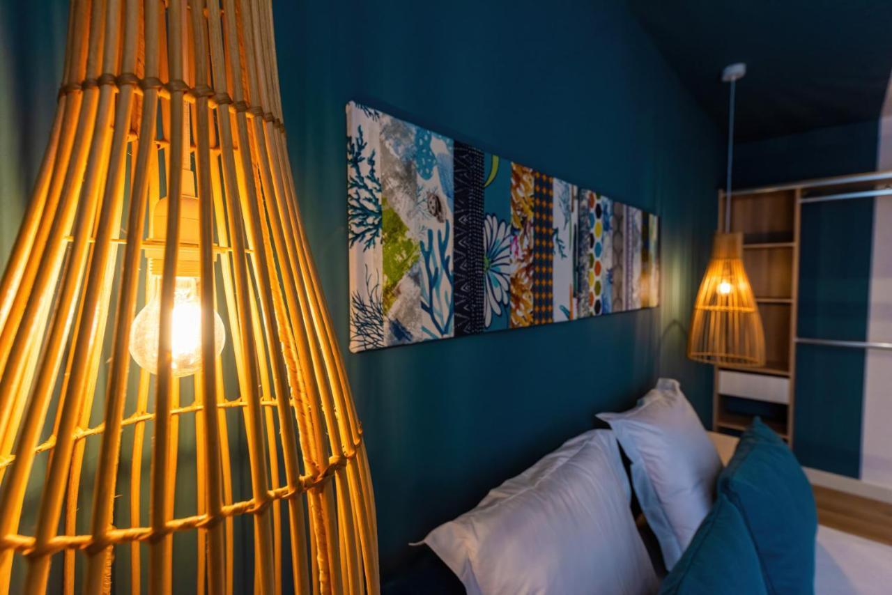 Les Cerisiers Beach Residence, Cosy And Modern 3 Bedroom Apartment Located 50 Metres From The Beach And From All Amenities And Restaurants On The Coastal Road Flic en Flac Exterior foto