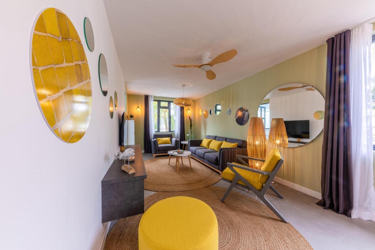 Les Cerisiers Beach Residence, Cosy And Modern 3 Bedroom Apartment Located 50 Metres From The Beach And From All Amenities And Restaurants On The Coastal Road Flic en Flac Exterior foto